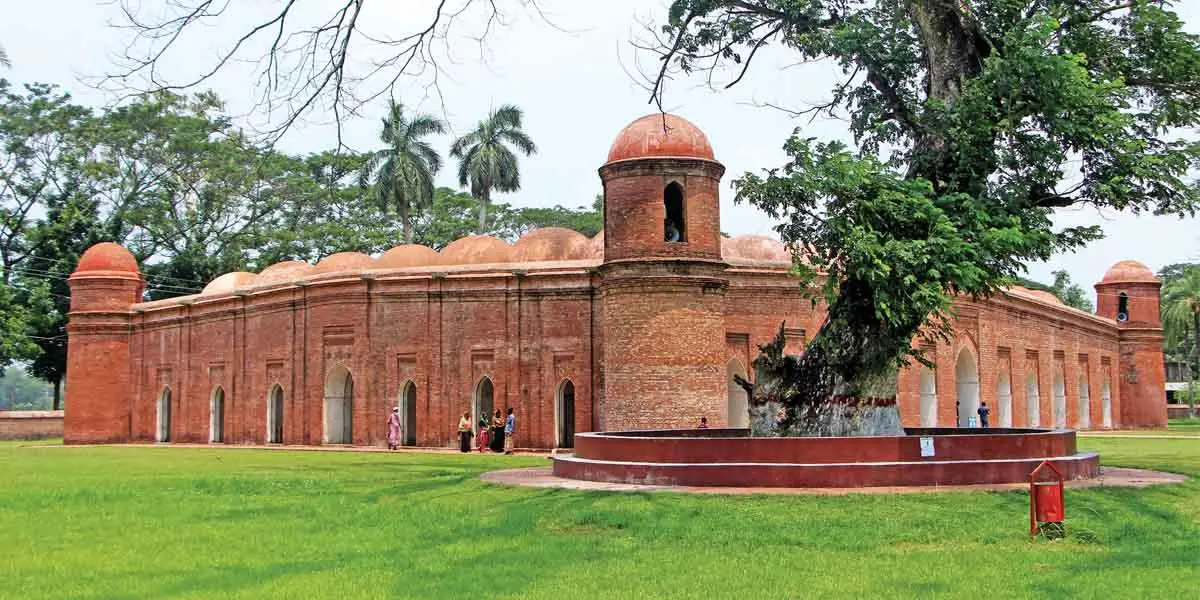 বাগেরহাটের ৩ ঐতিহাসিক ও প্রাকৃতিক পর্যটন স্থান: ষাটগম্বুজ মসজিদ, সুন্দরবনের অংশ ও খান জাহান আলীর মাজার | NGN NEWS