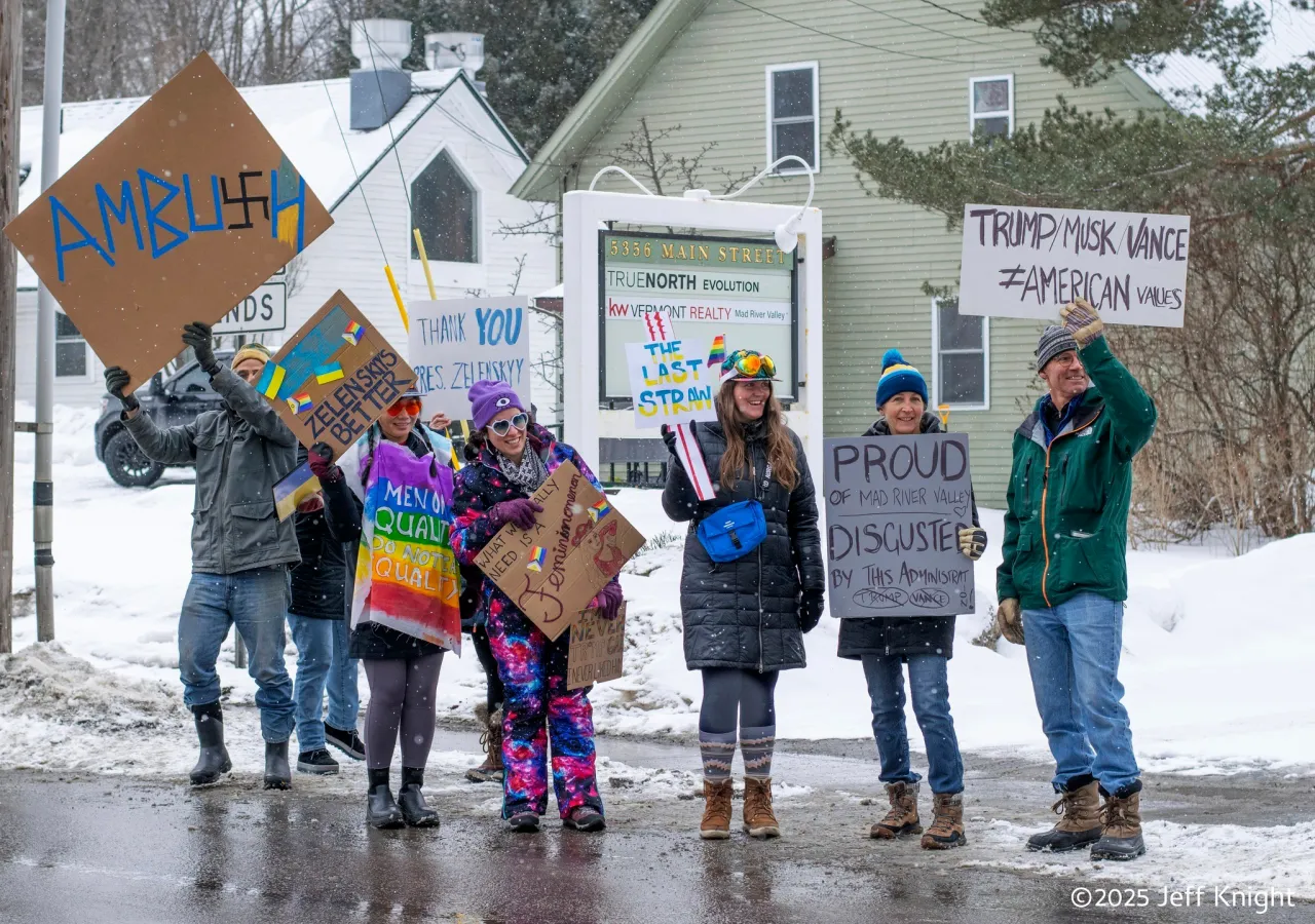 JD Vance Criticized by Protesters During Vermont Ski Trip Amid Zelenskyy Clash