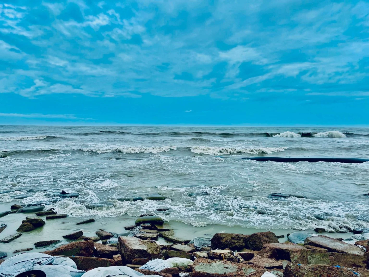 পটুয়াখালীর ২ প্রধান আকর্ষণ: কুয়াকাটা সমুদ্রসৈকত ও সুগন্ধা নদীর তীর