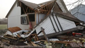 At least 34 dead as tornadoes