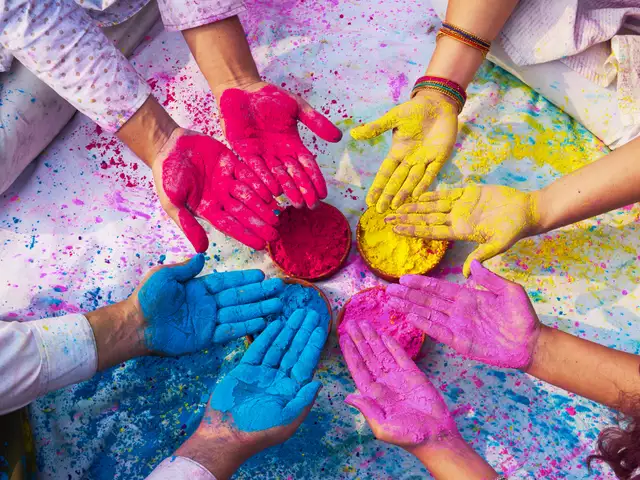 Happy Holi 2025: 70+ Wishes, Photos, Greetings, Posters, and Captions to Share with Your Family |Ngn News