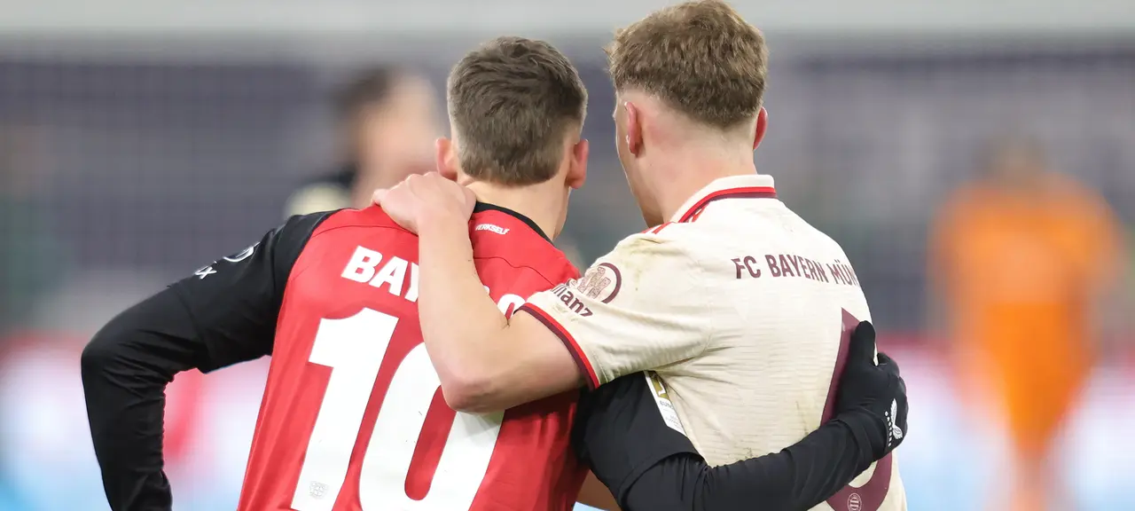 FC Bayern besiegt Leverkusen 3:0 – Dominante Leistung im Champions-League-Achtelfinale.